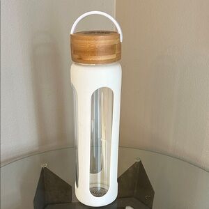 Elegant Glass Water Bottle with Bamboo Lid - NMLS 2019